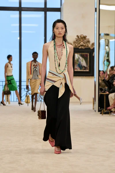 Look 37